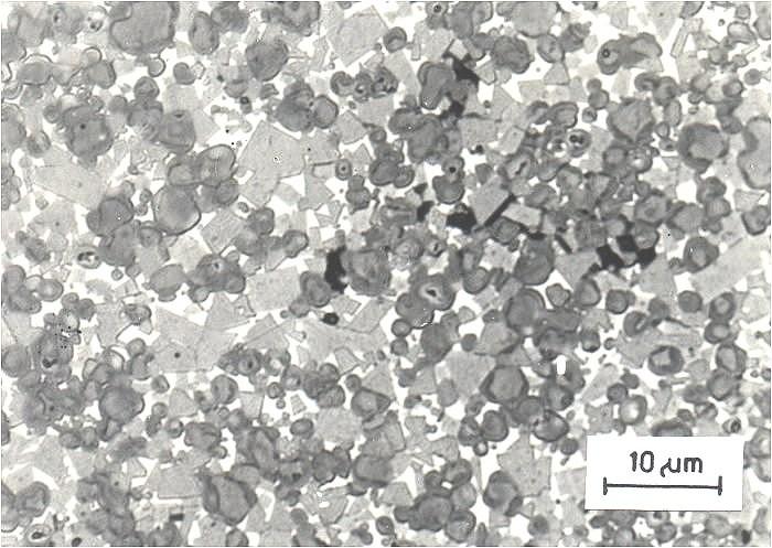 Tyto vlastnosti musí nástrojový materiál zachovat při vysokých teplotách po dostatečně dlouhou dobu. Integrálním vyjádřením vlastností řezného materiálu je jeho řezivost.