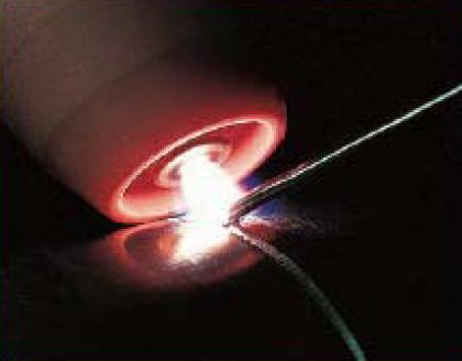 Plazmové svařování princip metody Svařování plazmou se vyvinulo z metody TIG (WIG) oblouk hoří mezi
