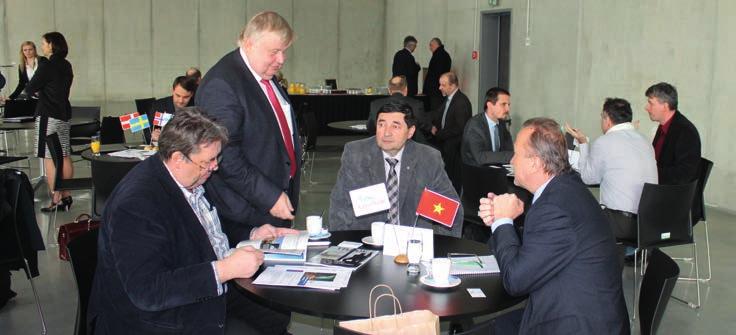 zprávy z regionů a společenstev REGIONY A SPOLEČENSTVA 1 Foto: HK ČR Jednání s ředitelem zahraniční kanceláře CzechTrade z Vietnamu, zleva D. Fabián (obchodní ředitel VPE), J.