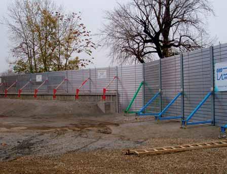 ŽELEZOBETONOVÉ KONSTRUKCE PROVEDENÉ V RÁMCI LINIOVÝCH PROTIPOVODŇOVÝCH OPATŘENÍ REINFORCED CONCRETE STRUCTURES REALISED WITHIN THE LINE FLOOD- -PROTECTION PRECAUTIONS Miloš Zich, Jiří Štěpánek,