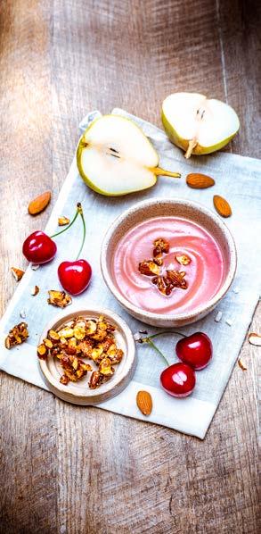 Kompot z křupavých třešní, hrušek a mandlí Program Compote (pyré) 4 5 min. 18 min. 2 hrušky 350 g třešní 2 lžičky cukru 2 kapky vanilkové tresti 20 ml vody 70 g mandlí 3 lžíce cukru demerara 1.