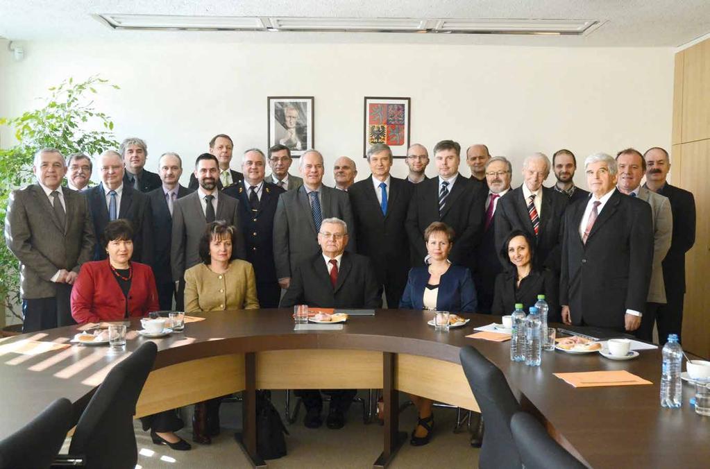 FAKULTA BEZPEČNOSTNÍHO INŽENÝRSTVÍ Kolegium děkana prof. Ing. Pavel Poledňák, PhD., děkan doc. Ing. Šárka Kročová, Ph.D., proděkanka pro pedagogickou činnost doc. RNDr. Karla Barčová, Ph.D., proděkanka pro vědu a výzkum doc.