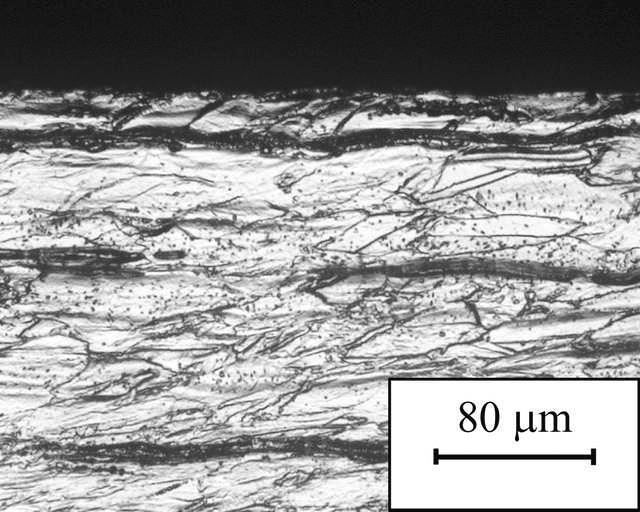 velikostí zrna okolo 30 µm oproti asi 210 µm u vyžíhané struktury.