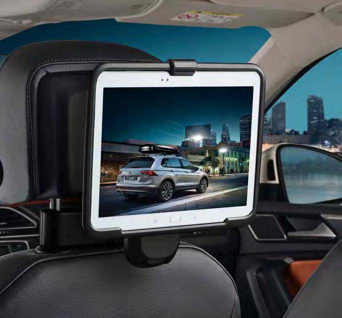 Vďaka otočnému kĺbu sa tablet dá používať na šírku aj na výšku a dá sa nastaviť aj želaný uhol sklonu.