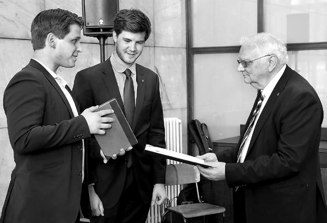 Prof. Jiří Rajmund Tretera přebírá dne 28. března 2017 na Právnické fakultě Univerzity Karlovy diplom o jmenování čestným členem Spolku českých právníků Všehrd.