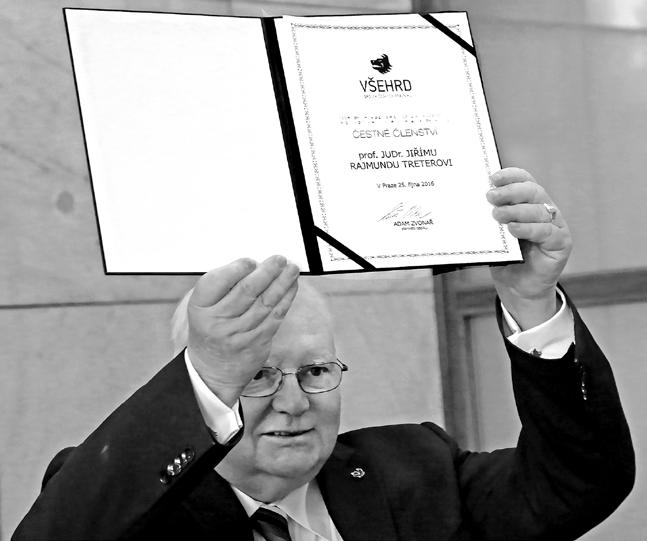 Prof. Jiří Rajmund Tretera přebírá dne 28. března 2017 na Právnické fakultě Univerzity Karlovy diplom o jmenování čestným členem Spolku českých právníků Všehrd. Prof.