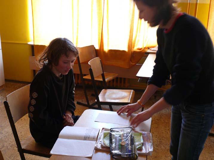 Materiál byl ve většině případů využit v podobě, v jaké byl vytvořen; Práce s materiálem: doplnění o jiné pomůcky (jiný instruktivní materiál, jiné aktivizující a dramatizující metody, jiné odborné