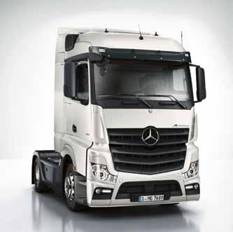 podlaha) nabízí Actros optimální odpověď na téměř každý požadavek ohledně prostoru, výbavy a komfortu. Kabina řidiče L ClassicSpace, 2,30 m, tunel 320 mm.