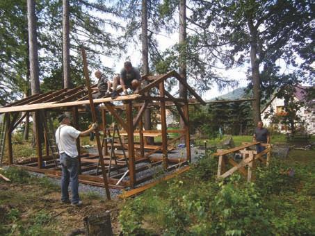 Zas je den v, ale už se těším na první pivo v altánu, prohlásil s úsměvem vždy na konci pracovního dne další matador a obětavec stálého týmu Tomáš Sklář.