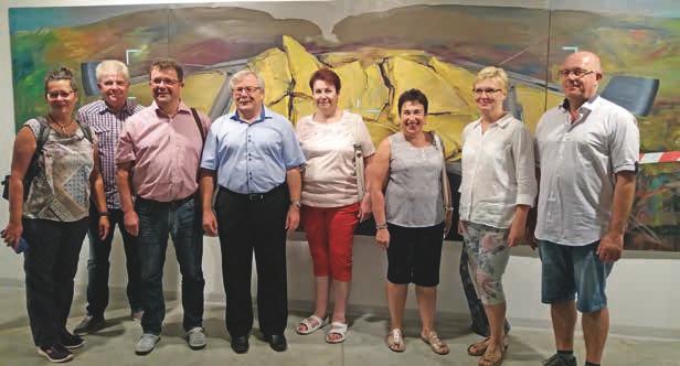 Patronátní kmotrovská pomoc okresů, měst, podniků a dalších institucí slezským obcím přerostla většinou v přátelství mezi partnery i jednotlivé rodiny a v mnoha případech tyto kontakty přetrvávají