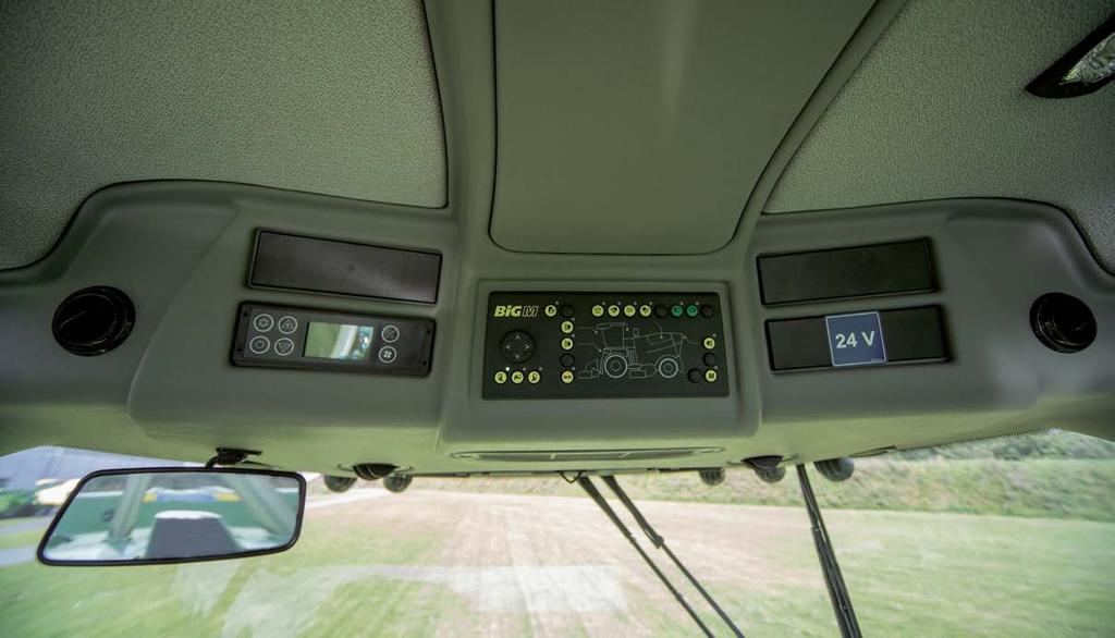 Kokpit Komfortní sedadlo Activo Premium, které je součástí volitelné výbavy, je vybaveno vyhříváním a ventilací.