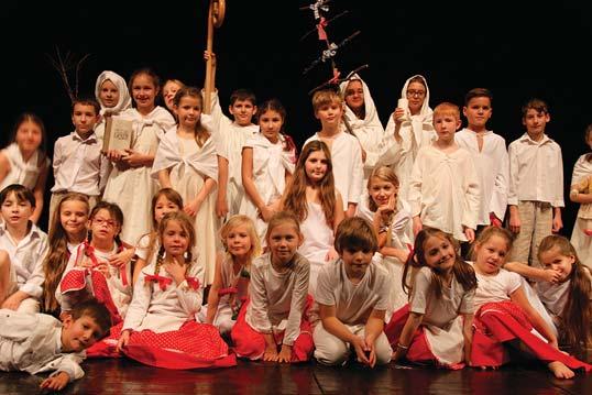 Pie Jesu, skladba Tichá noc letos slavící 200 let od prvního uvedení či populární Bubeníček (skladba je někdy uváděna pod názven Ra-pa-pam-pam). Vstupné: dospělí 80 Kč a děti do 15 let 20 Kč.