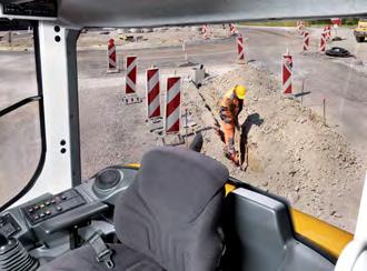 Spolehlivost Konstruktéři kompaktních nakladačů využili při tvorbě této nové koncepce dlouholeté zkušenosti z vývoje a výroby, aby naplnili přání a potřeby našich klientů.