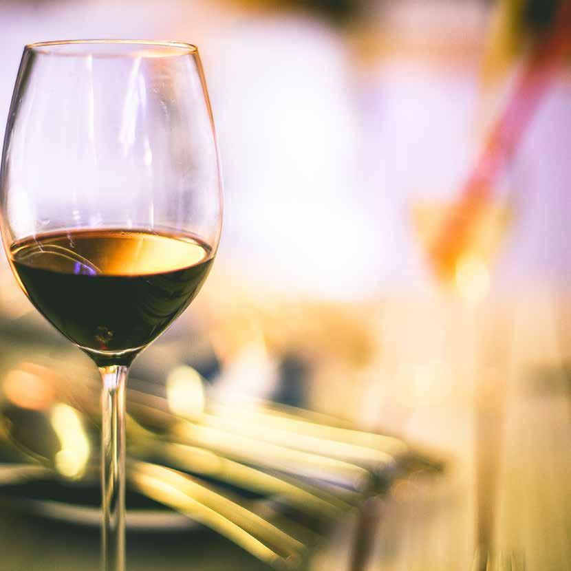 VÍNO Sangria s ovocem 0,2 l 55 Kč Chardonnay 0,1 l 24 Kč Pinot Grigio (BV) 0,1 l 28 Kč Merlot (ČV) 0,1 l 28 Kč Lambrusco 0,2 l 48 Kč Lambrusco 0,75 l 180 Kč (Itálie červené,bílé,rosé) SEKT