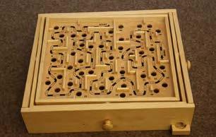 Malý labyrint 3 HRY ZA 1000,- Hra pro 1-2 hráče jejichž úkolem je