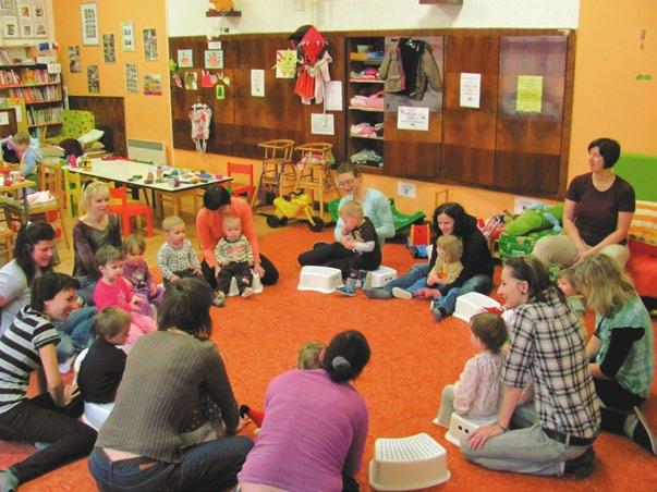 Provozujeme hernu s každodenním dopoledním programem zpívání, tvoření, cvičení pro rodiče s dětmi, adaptační program pro děti před nástupem do mateřské školy, odpolední