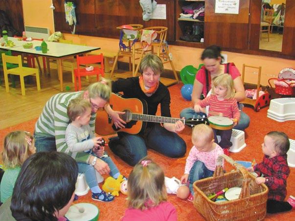Dále nabízíme poradenské a vzdělávací služby poradny, kurzy, besedy, semináře, workshopy primárně zaměřené na rodinu, výchovu dětí, návrat na trh práce po aktivním rodinném čase,