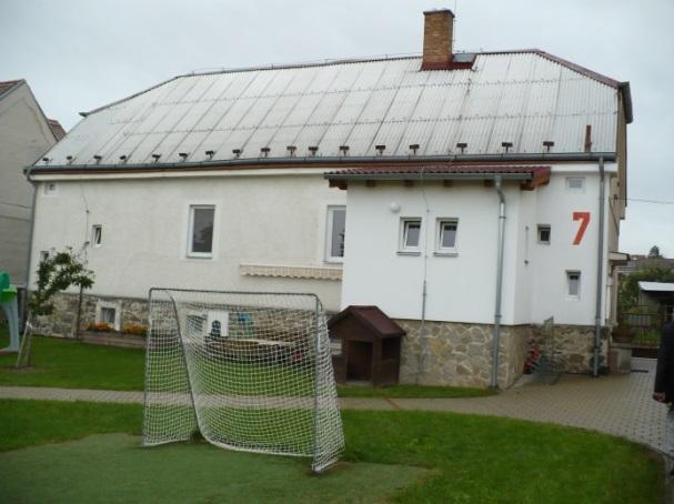 Šafaříka, P. J. Šafaříka 844/14 (MŠ je odloučeným pracovištěm MŠ Papírenská) MŠ tvoří 1 objekt s přízemím, podkrovím a s podsklepením. V objektu je umístěna pouze 1 třída.