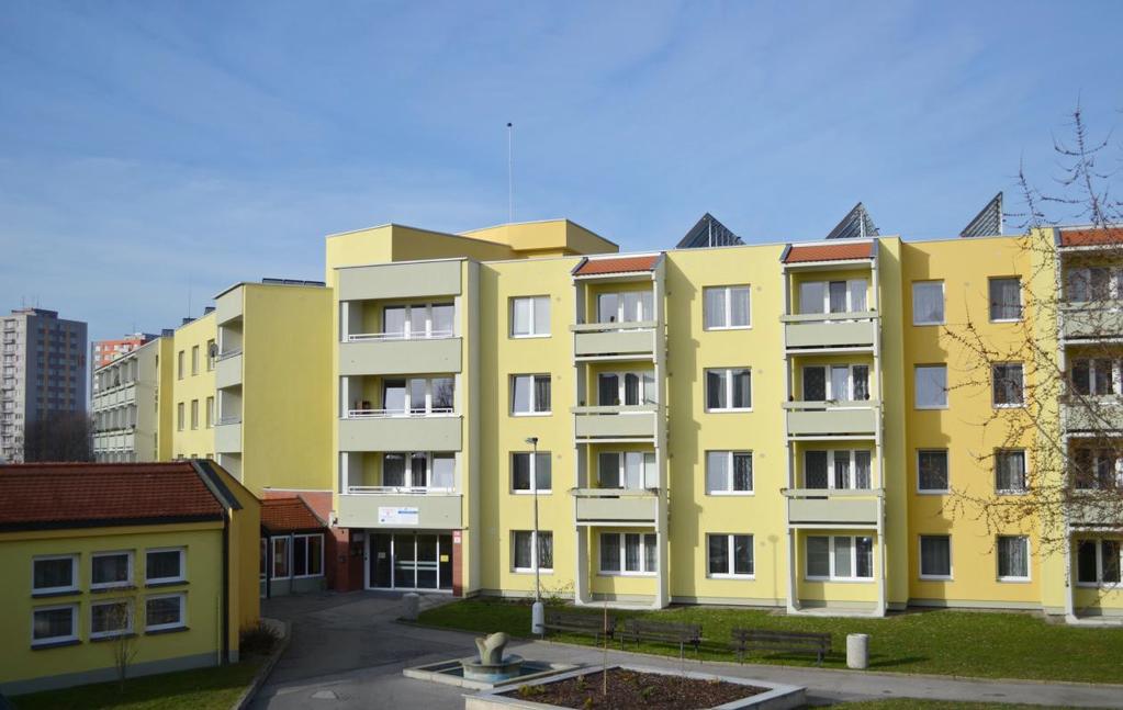 SOCIÁLNÍ SLUŽBY V rámci své samosprávné činnosti město zřídilo a spravuje 3 domovy pro seniory: Centrum sociálních služeb Staroměstská, p. o.