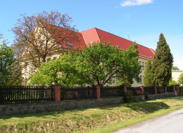 OBSAH 1. Základní údaje o škole. 2. Přehled oborů vzdělávání, které škola vyučuje v souladu se zápisem ve školském rejstříku. 3. Rámcový popis personálního zabezpečení činnosti školy. 4.