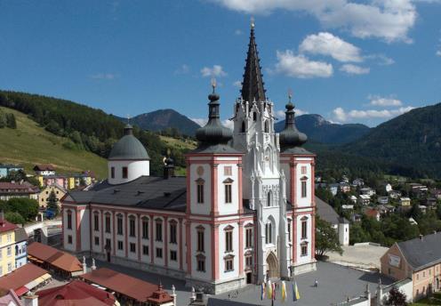Mariánská poutní místa Mariazell rakouské poutní místo Mariazell je nejznámějším poutním místem v Rakousku a jednou z nejvýznamnějších mariánských svatyní střední Evropy, duchovním a náboženským