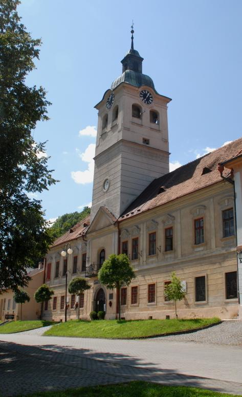 Banícke múzeum Dominantu námestia tvorí budova bývalej