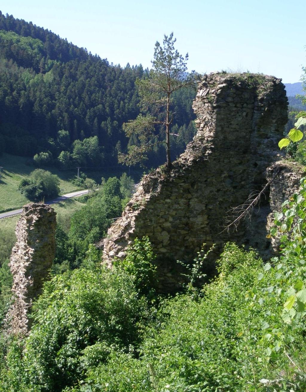 Zámčisko je hradný kopec, na ktorom kedysi stál Gelnický hrad. Bol postavený v 13. storočí.