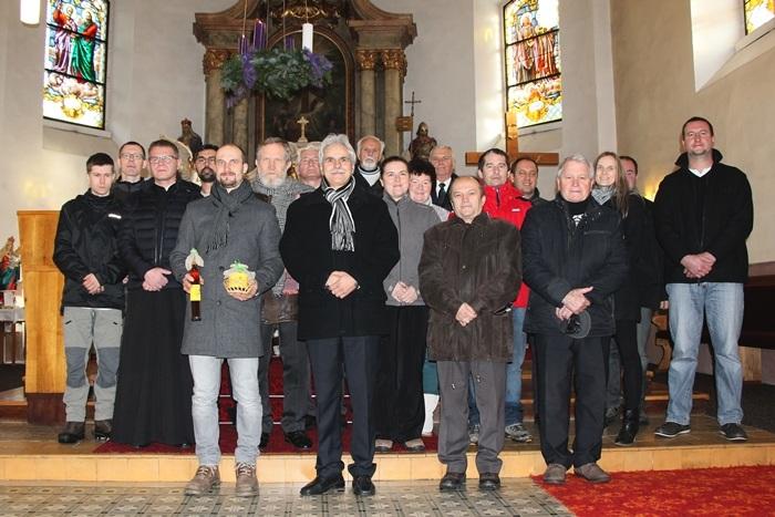 NALÉHAVÉ: Dnes již emeritní papež Benedikt XVI. vyzval k opětovnému zavedení modlitby k sv. Michaelovi po každé mši svaté. Je to záležitost nejvyšší naléhavosti.