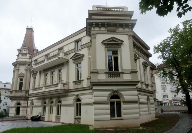 BYTOVÉ DOMY, HOTELY, PENZIONY VILLA SOLE rekonstrukce Praha Villa Sole