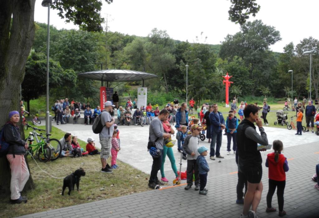 RECYKLIŠTĚ Další projekt, do kterého jsme se pustili v roce 2016, úzce souvisí s našimi dosavadními aktivitami a prohlubuje naše zaměření na prevenci vzniku černých skládek u dětí a mládeže.