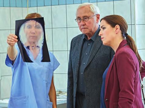 Byla tam bezvadná parta a úžasní profesionálové. Bylo mi moc dobře. Podstoupil jste nějaký speciální trénink jako komisař? Nene, plně se spoléhám na nádherný scénář.