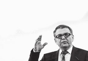 6 telefon redakce: 775 949 557 redakce@novomestskenoviny.eu Tema NEMOCNICE NA FRANTIŠKU: Plastická chirurgie? PROTESTY PROT GARÁŽÍ NA VÁCL? Péči o zdraví zvoní umíráček JE TO ZLOČIN PROTI MĚSTU.