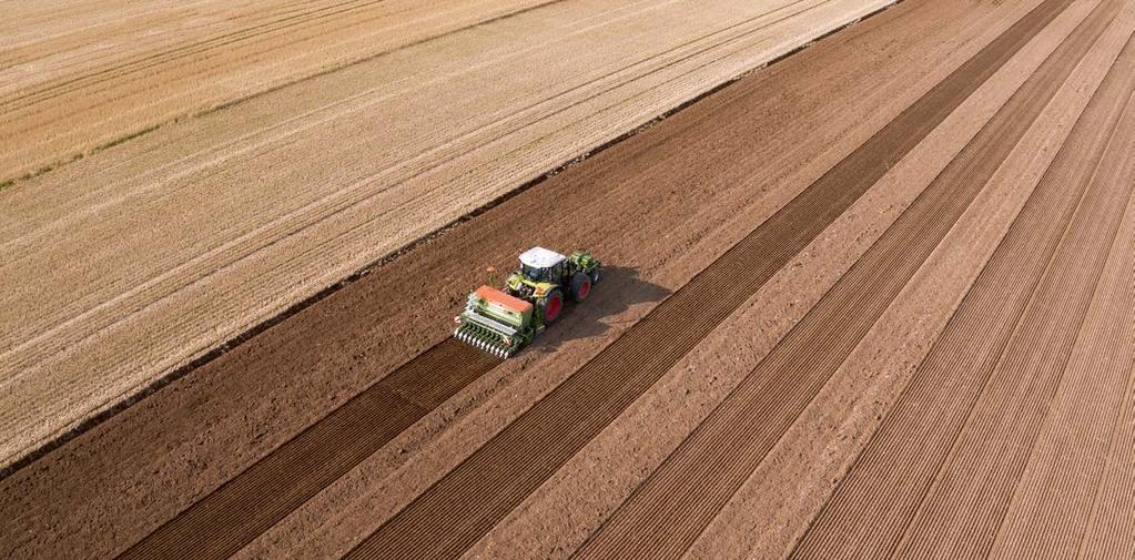 Neustále ve správné stopě. Navigační systémy CLAAS. Asistenční systémy pro řidiče Korekční signály. RTK (± 2-3 cm) Pevná stanice Dosah cca.