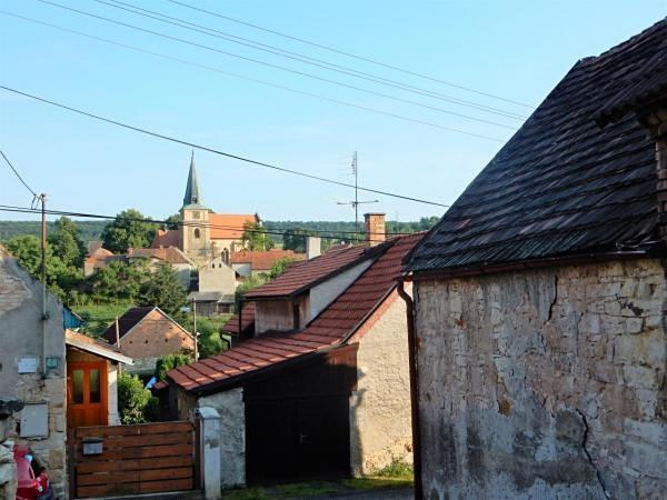 Srovnávané nemovitosti 1. Identifikace Záznam o prodeji srovnávané nemovitosti č. 1 Prodej, Rodinný dům, 40 m 2, Srbeč, okres Rakovník Celková cena: 440.000 Kč Adresa: Srbeč, okres Rakovník 2.