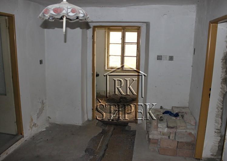 Záznam o prodeji srovnávané nemovitosti č. 3 1. Identifikace Prodej, Rodinný dům, 52 m 2, Peruc - Radonice nad Ohří, okres Louny Celková cena: 349.