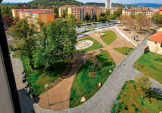 Rozlohou naše největší zoologická zahrada byla založena v roce 1975 a dnes je domovem asi tisícovky zvířat.