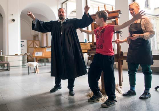 Cílem výstavního projektu je zábavnou, narativní i vizuální formou představit původní autorskou literární tvorbu přímo určenou pro děti a mládež, a to jak českou, tak světovou od minulých staletí a