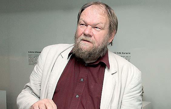 Ústav Anthropos Doc. PhDr. Martin Oliva, Ph.D., DSc., vedoucí oddělení Odborné aktivity ústavu se v roce 2017 soustřeďovaly na výzkum pravěké těžby v Krumlovském lese (M.