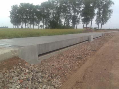 průjezdnou výškou konstrukce nebo střechy nad prostorem montáže váhy apod.).
