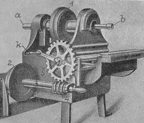 Následně roku 1806 byla poprvé v Londýně použita frézka na dřevo (patent Brunel). Jedna z nejstarších frézek 1818 měla již všechny základní části současných frézek.