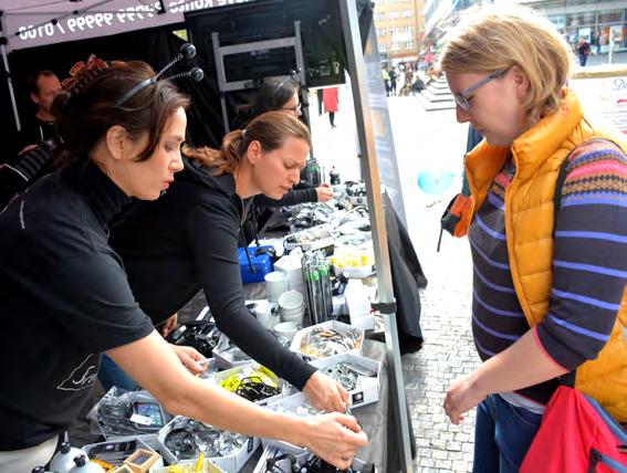 Do sbírky se zapojily MŠ, knihovny, oddíly Asociace turistických oddílů mládeže (Asociace TOM) a další organizace, které uspořádaly doprovodné akce a jejich výtěžek pak věnovaly do sbírky pro
