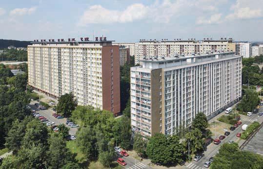 10 9 11 Obr. 9. Praha-ëáblice (Mâ Praha 8), sídli tû ëáblice. Jeden z pûtice vûïov ch domû od architekta Kociána s LibeÀskou vodárnou v pozadí. (Foto: Hana epková, 2015) Obr. 10.