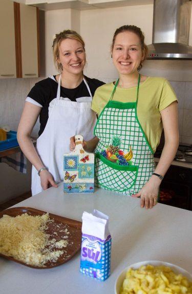 BRIGÁDY Několikadenní možnost pomoci upravit, opravit a zvelebit prostory, které jsou k dispozici ústředí sdružení ve Staré Vsi n/o. a přitom zažít také spoustu zábavy.