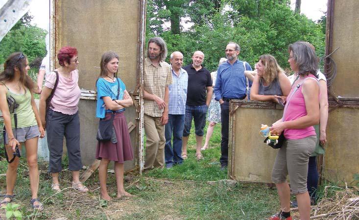 Diana se Standou na poli s bylinkami 14 dní před předáním Bartákova hrnce. Brodu, kde pracoval. Trochu z toho záměru po roce 2008 sešlo ideální polovina nemovitost není zkrátka vždy ideální situací.