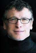 Nacho Duato Narozen ve španělské Valencii zahájil své profesionální taneční vzdělání ve svých 18 letech na Rambert School v Londýně.