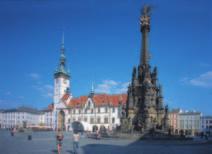1 2 3 Olomoucký kraj v číslech Přehled základních informací o kraji Rozloha Olomoucký kraj se rozkládá ve střední části Moravy a zasahuje i do její severní části.