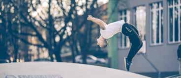 Jako sportovní disciplína se parkour začal rodit koncem 80. let minulého století ve Francii. Za jeho zakladatele je považován David Belle. Parkour představuje pestrou škálu různorodých pohybů.