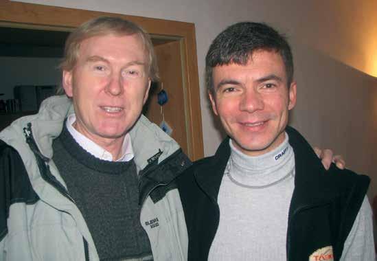 DCŽM Vesmír / výročí 15 ( První Silvestr v roce 1992 (,,Předání Vesmíru Pavel Rousek a Tomáš Hoffmann v roce 2006 Jak jsi vnímal roli Pavla Rouska, kněze a zakladatele DCŽM?