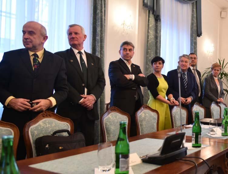 8 ŠKOLSTVÍ www.cz-ryby.cz Demonstrační hala rybářské mechanizace ve Vodňanech Střední rybářská škola Vodňany realizuje projekt Rekonstrukce demonstrační haly rybářské mechanizace.