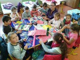 čítanie doma, v ŠKD), ktoré zároveň podporujú a rozširujú náš školský projektový týždeň Čitateľský maratón.